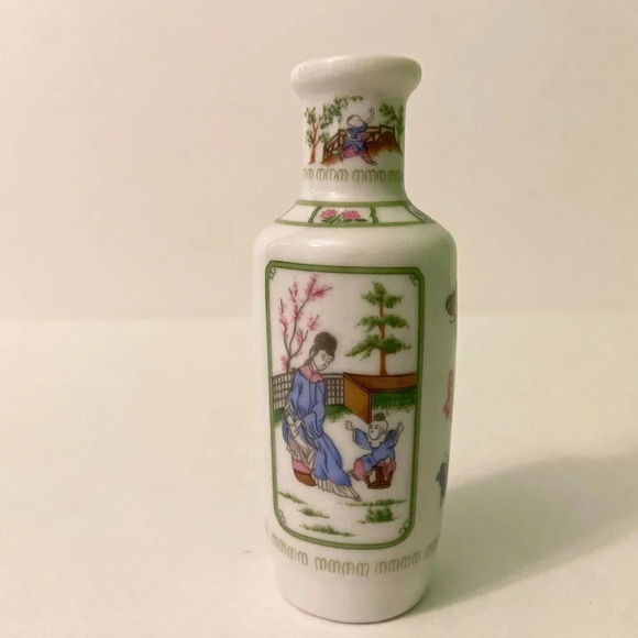 Vintage 1980 Franklin Mint Miniature Doll House Vase Geisha Butterfly Japan - Picture 3 of 9